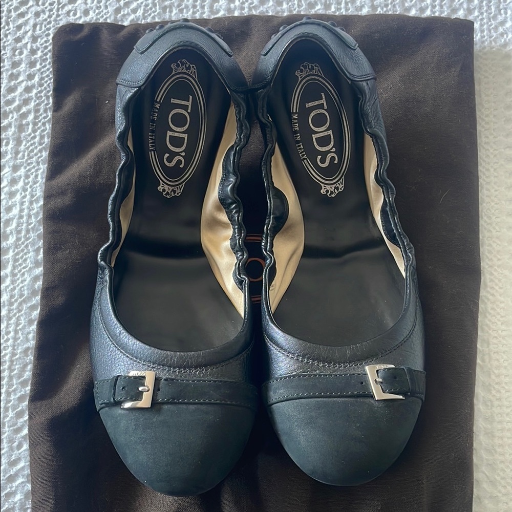 Classic Tod's Black Ballet Flats with Buckle Detail